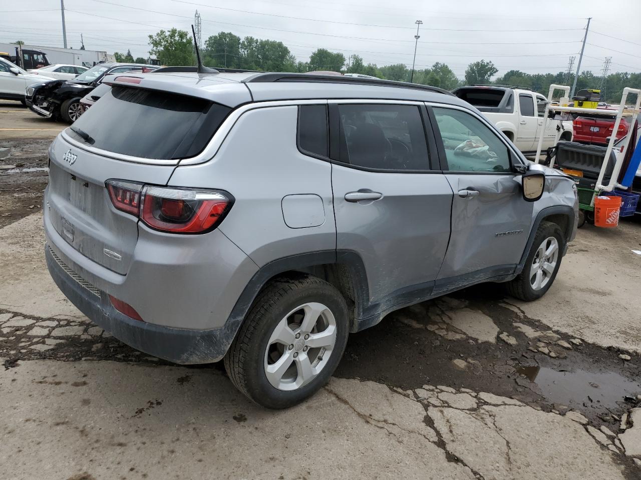 3C4NJDBB0JT455928 2018 Jeep Compass Latitude