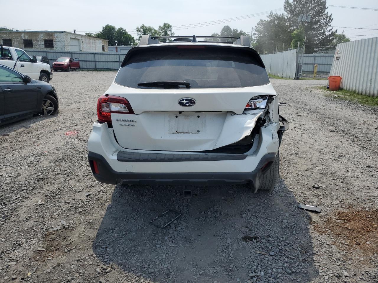 4S4BSANC4J3292615 2018 Subaru Outback 2.5I Limited