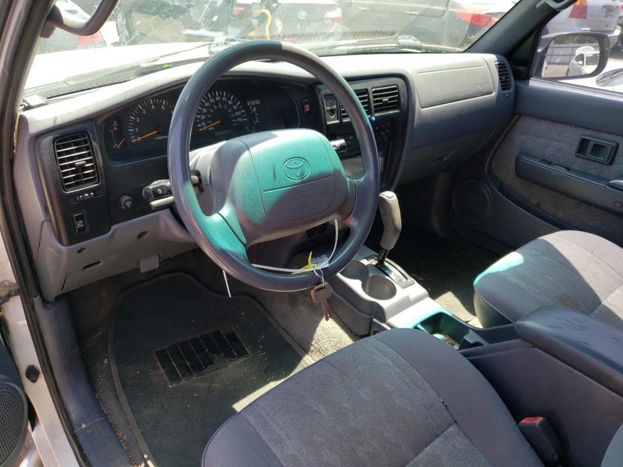 4TASN92N4YZ598748 2000 Toyota Tacoma Xtracab Prerunner