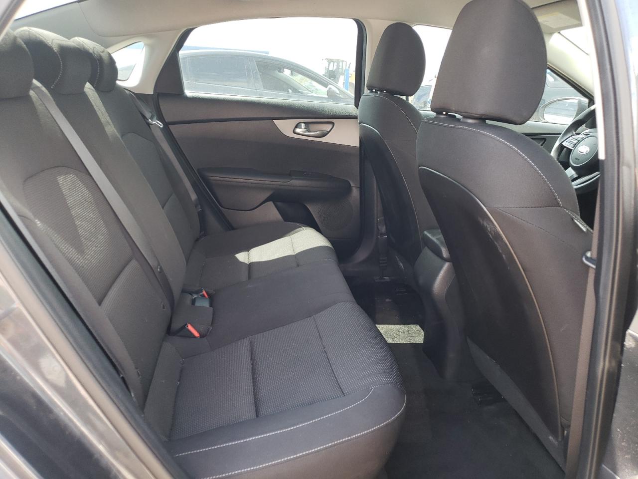 3KPF24AD0KE110411 2019 Kia Forte Fe