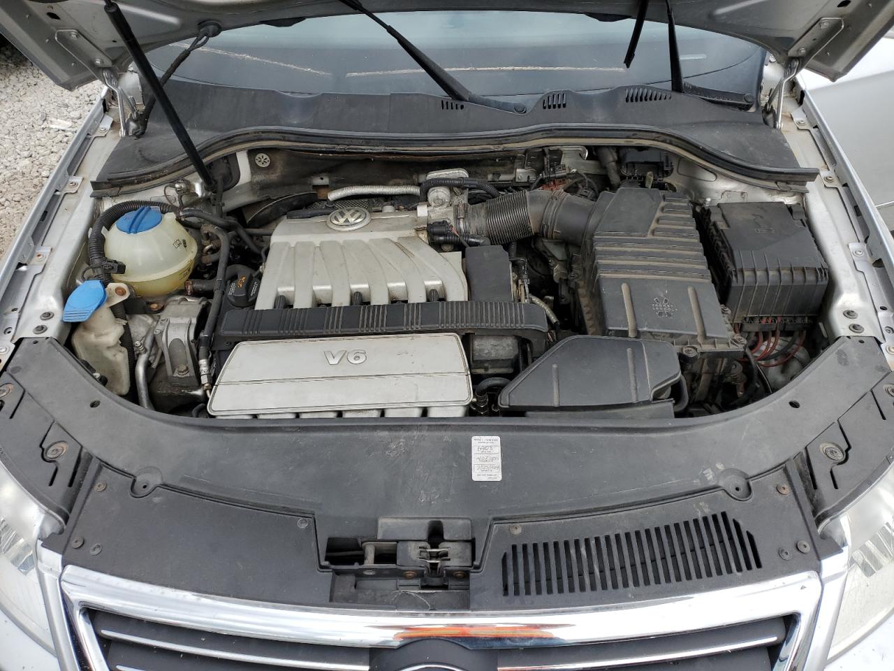 WVWFU73C57P015074 2007 Volkswagen Passat 3.6L 4Motion Luxury