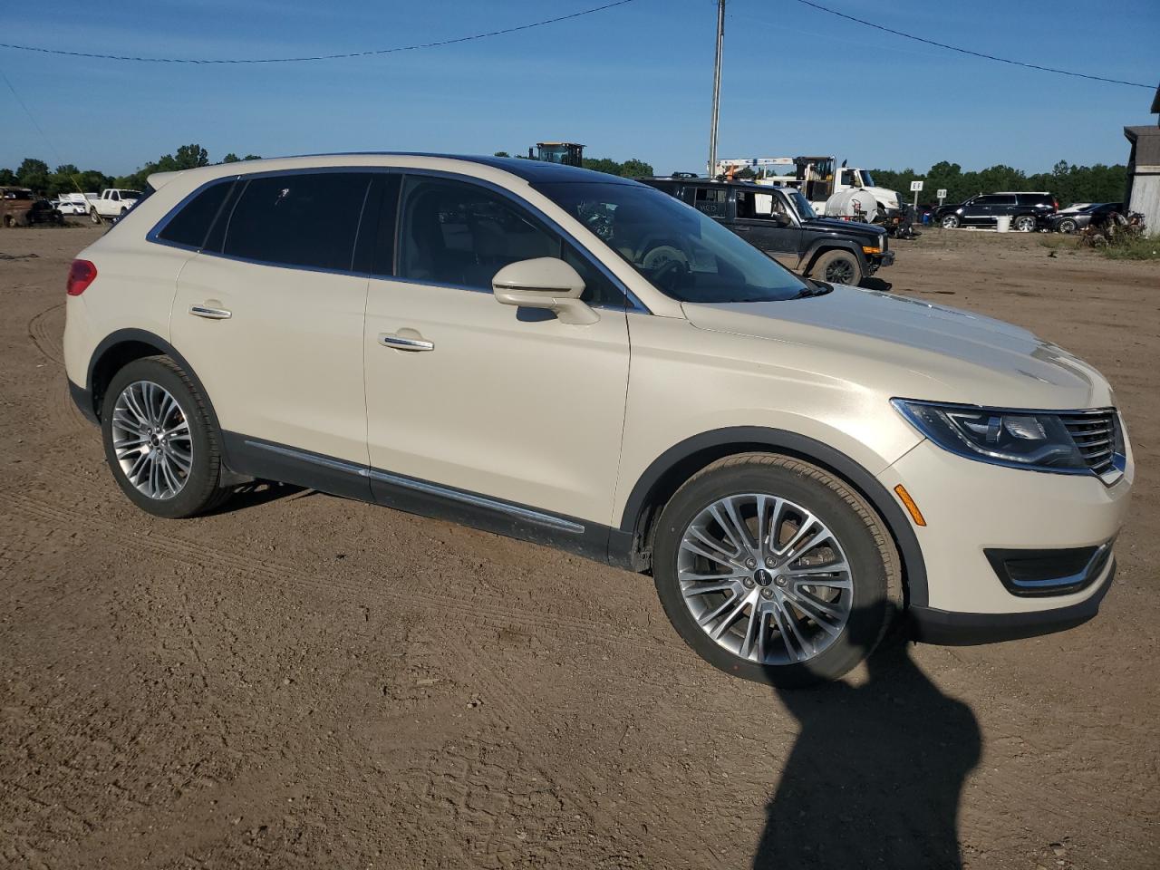 2LMTJ8LR5GBL26419 2016 Lincoln Mkx Reserve