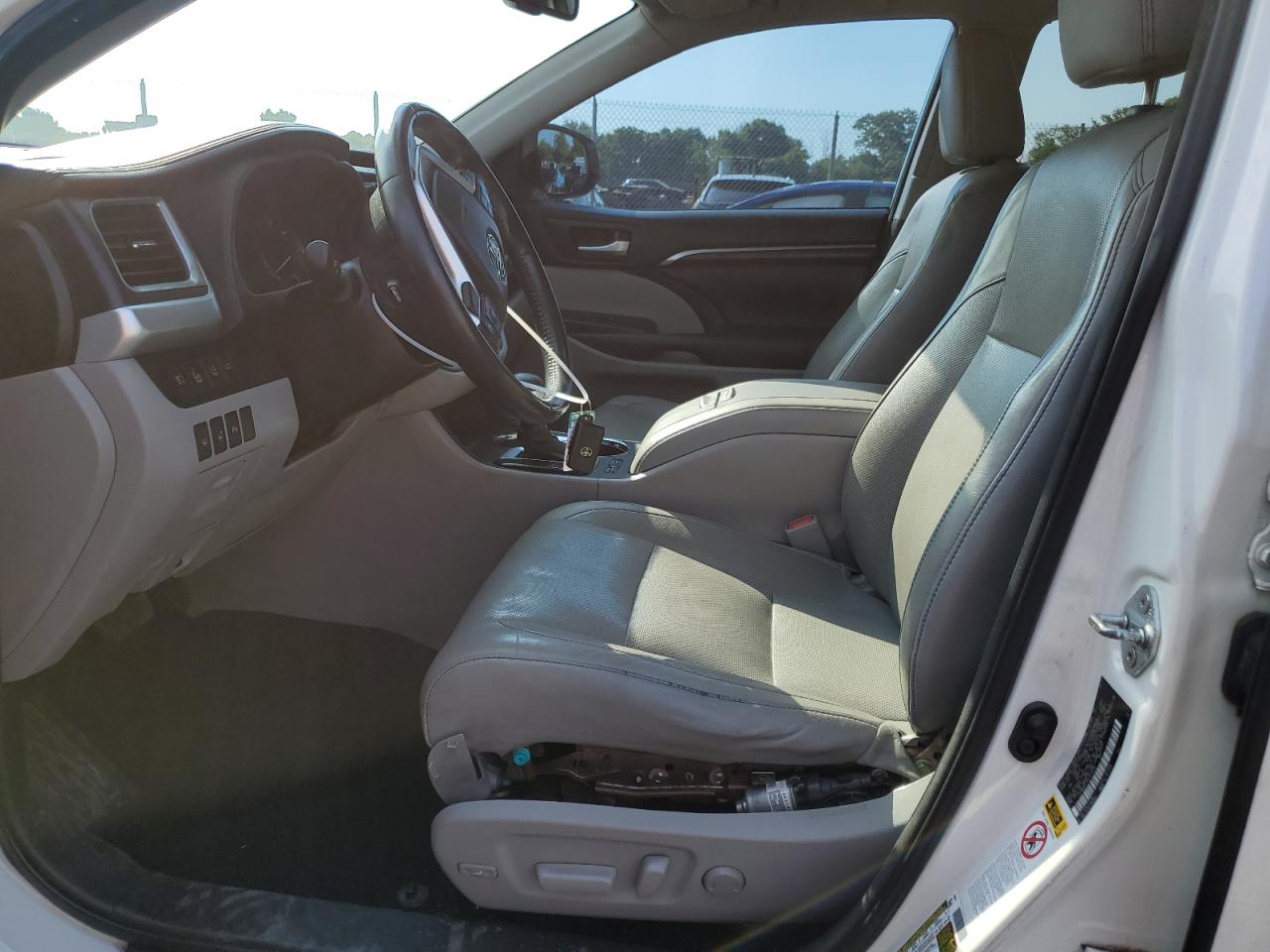 5TDDKRFH2ES016797 2014 Toyota Highlander Limited