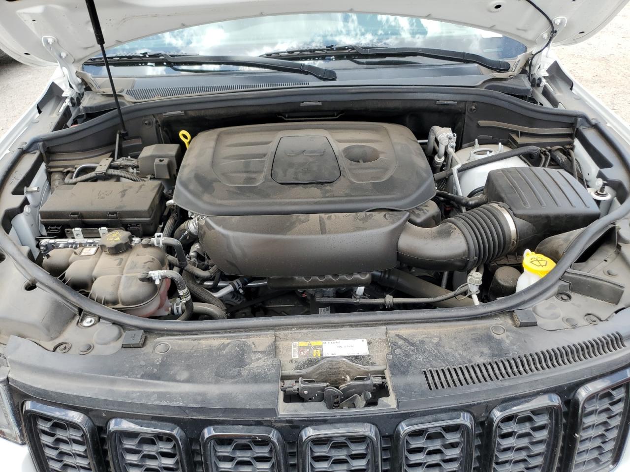 1C4RJFAG4KC784249 2019 Jeep Grand Cherokee Laredo