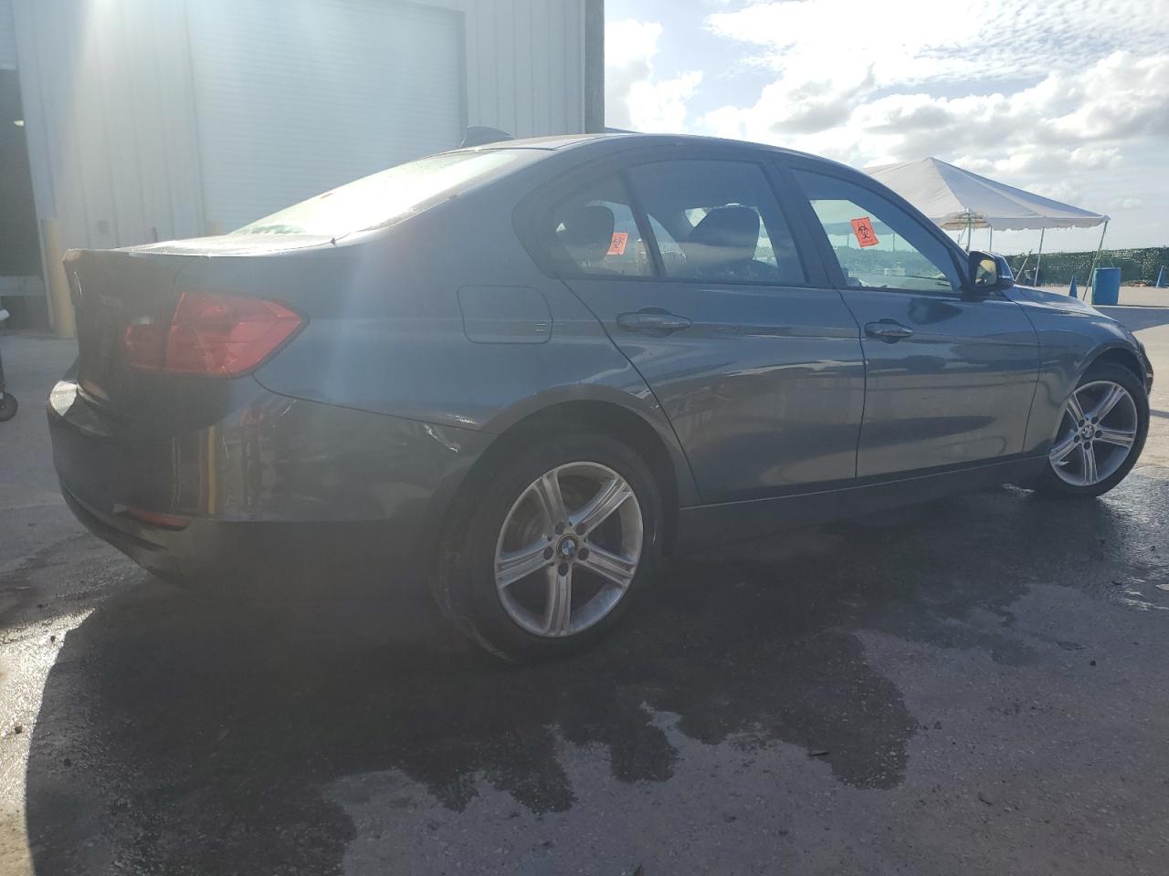 2014 BMW 320 I xDrive vin: WBA3C3C56EF984575