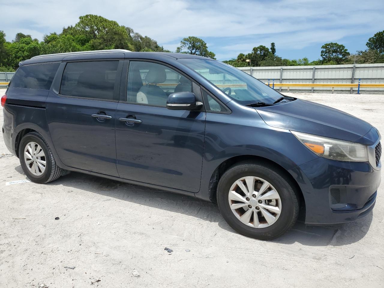 2015 Kia Sedona Lx vin: KNDMB5C14F6022036