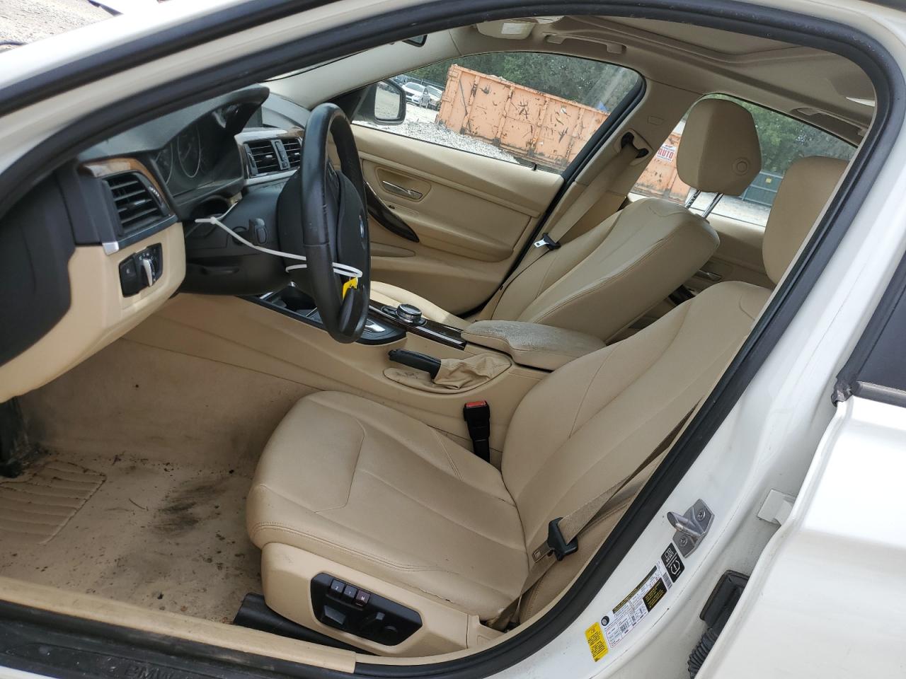 WBA3B1C54EP679920 2014 BMW 320 I