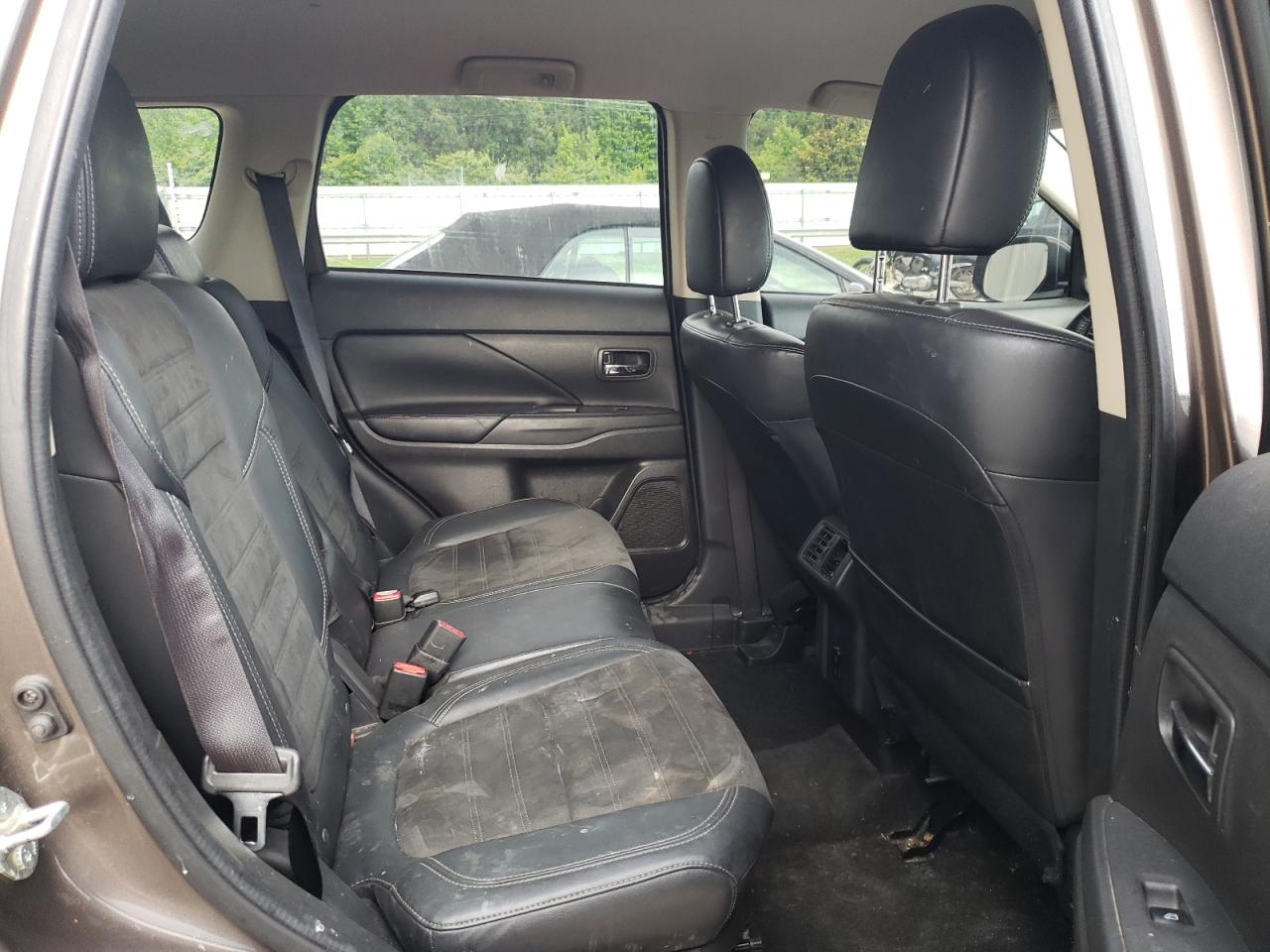 JA4AD3A3XLZ025100 2020 Mitsubishi Outlander Se