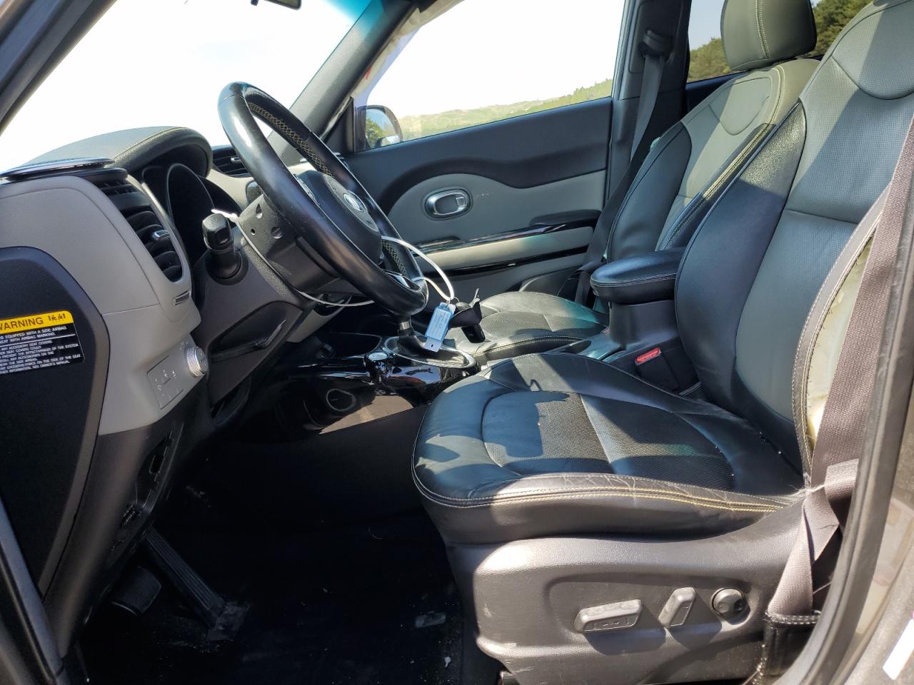 KNDJP3A51F7219318 2015 Kia Soul +