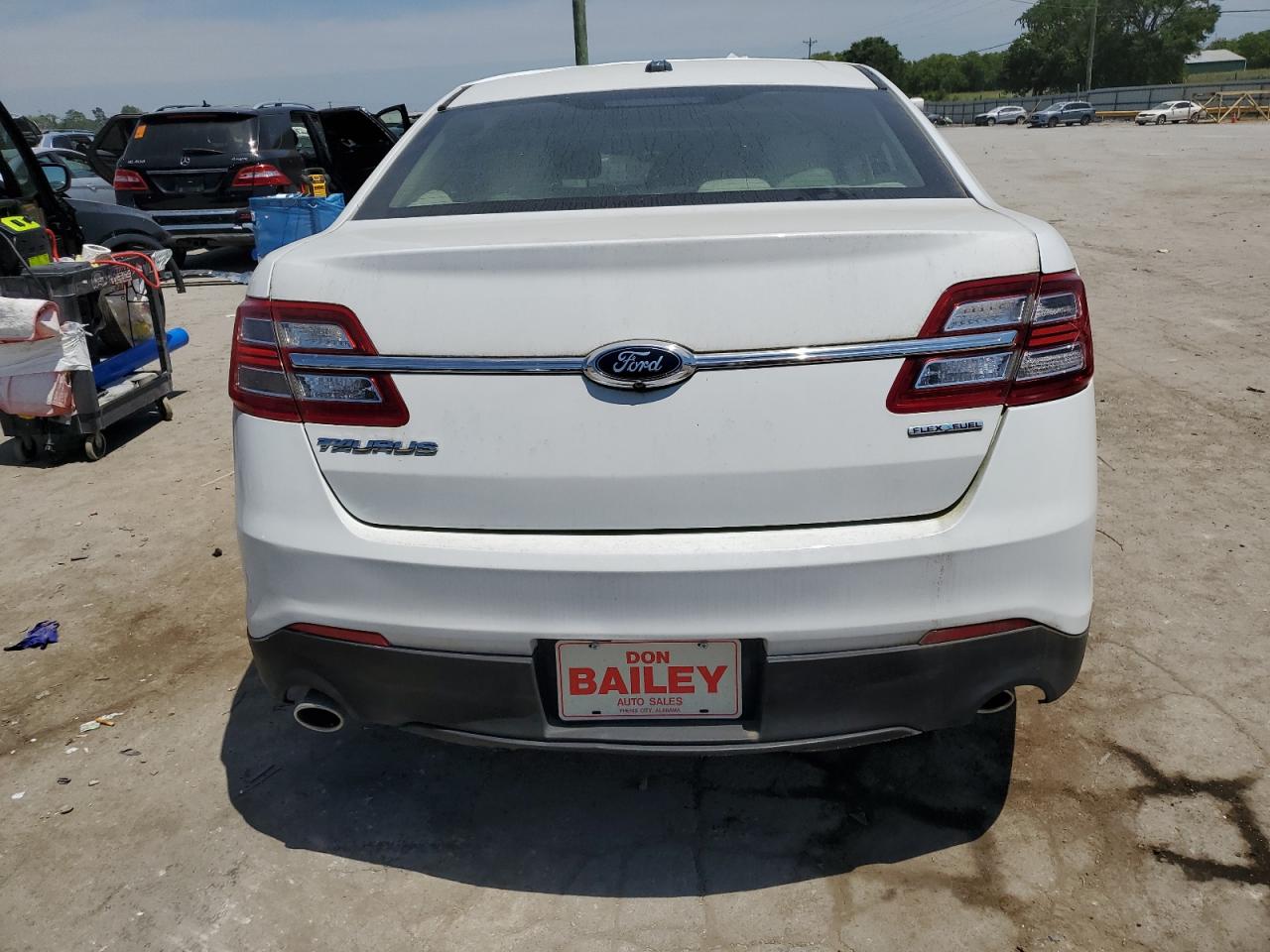 2015 Ford Taurus Se vin: 1FAHP2D80FG203454