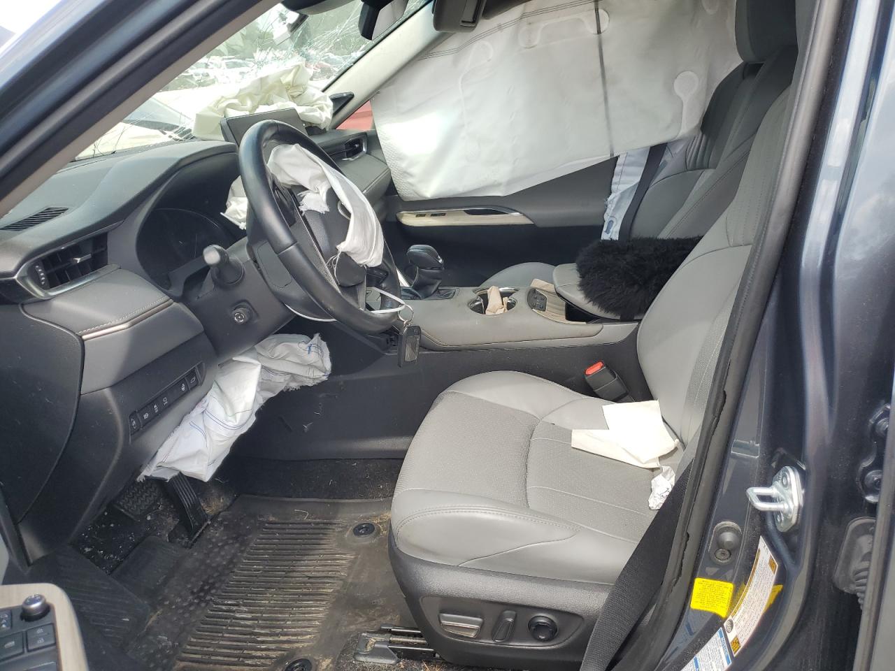 JTEAAAAH4MJ072844 2021 Toyota Venza Le