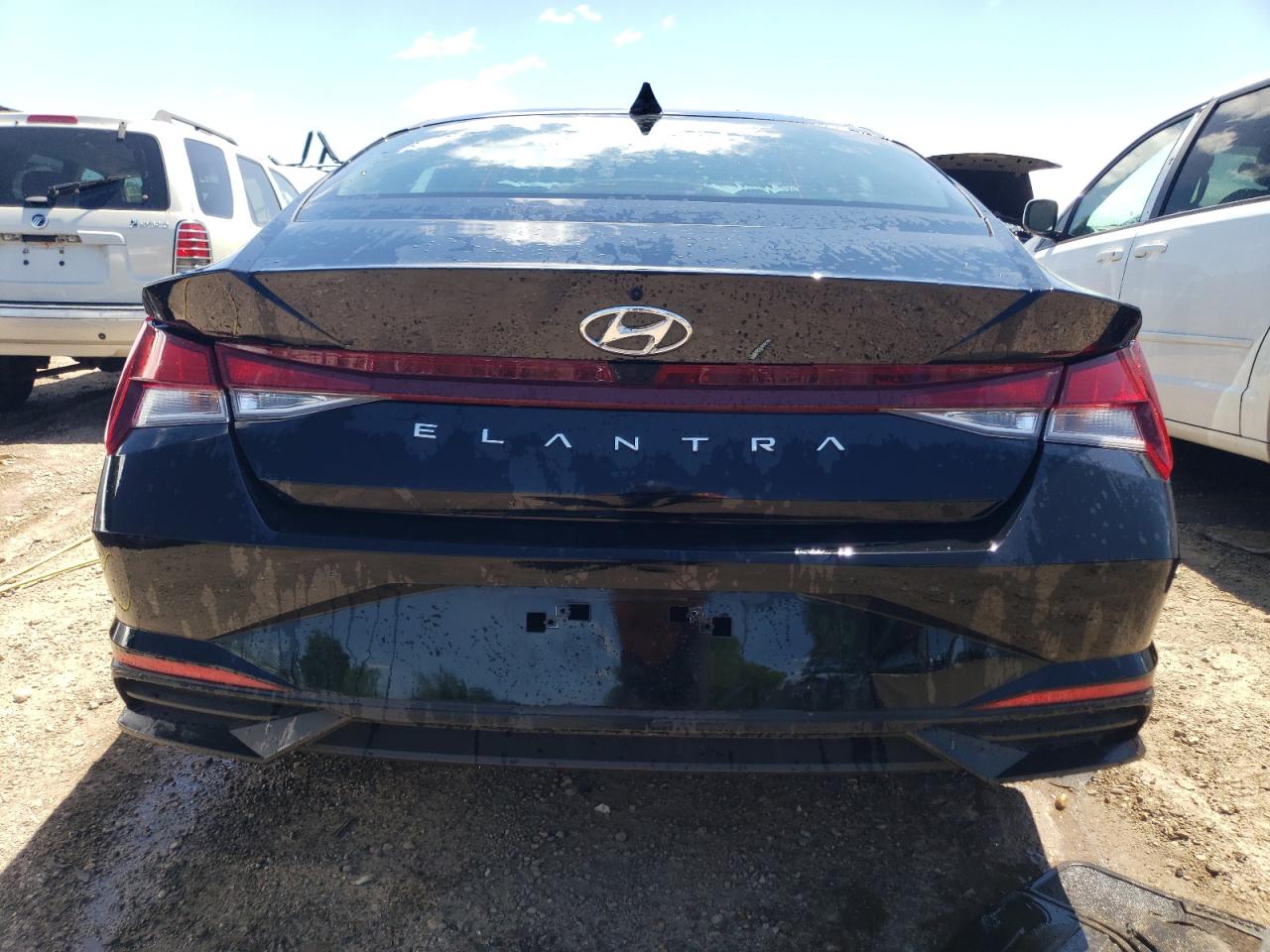 KMHLL4AG8NU357963 2022 Hyundai Elantra Se