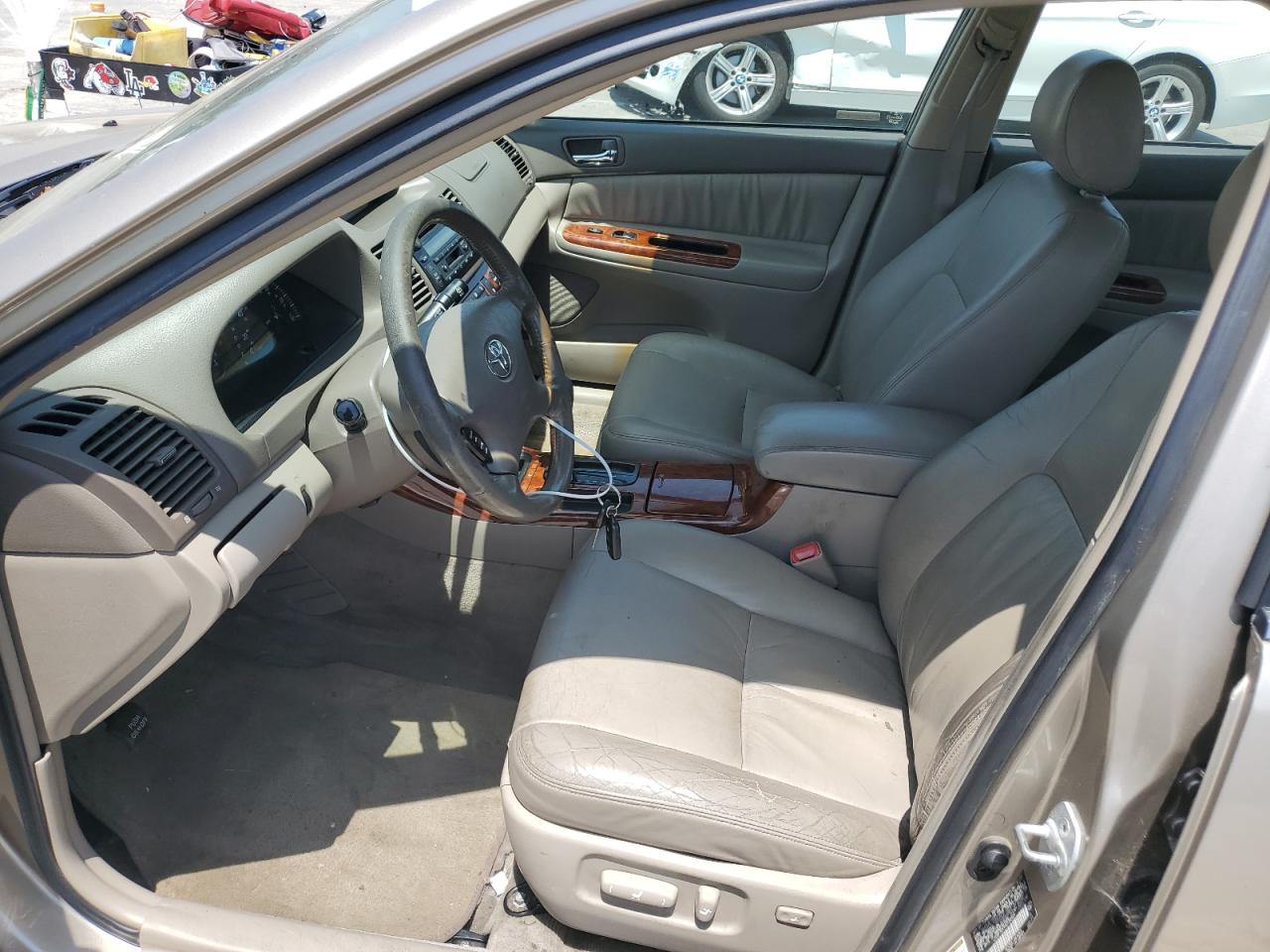 JTDBF32K940154929 2004 Toyota Camry Le