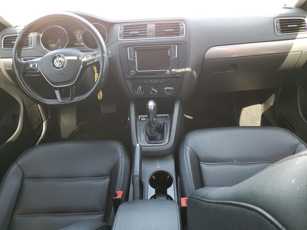 3VWDB7AJ0HM411044 2017 Volkswagen Jetta Se