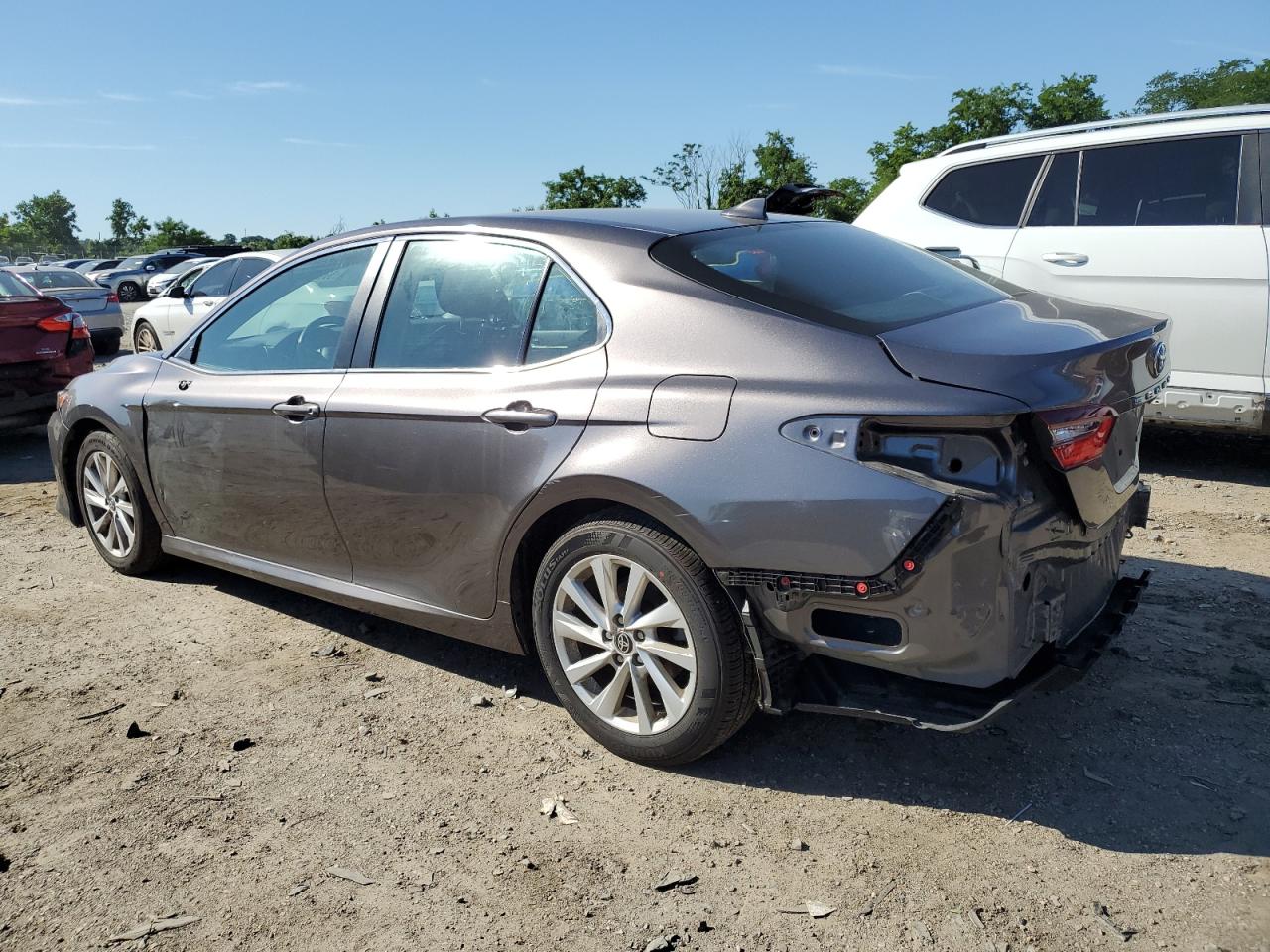 2021 Toyota Camry Le vin: 4T1C11AK2MU471173