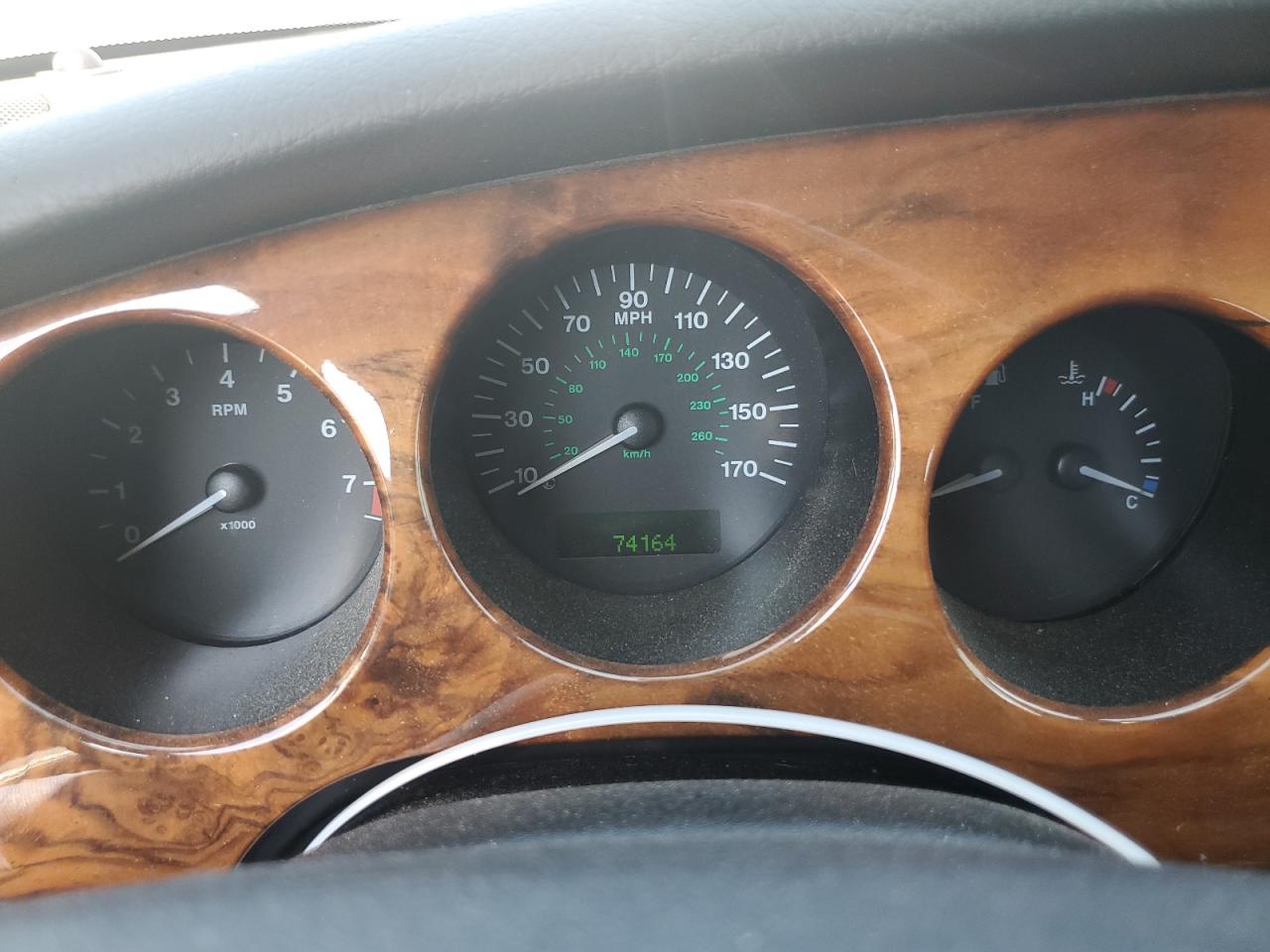 SAJDA42CX2NA30386 2002 Jaguar Xk8