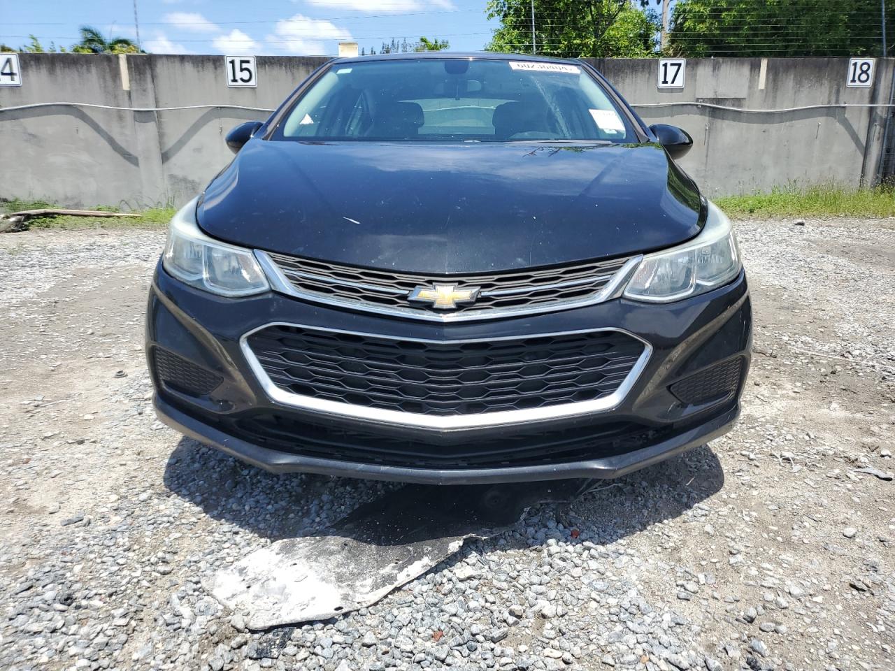 2018 Chevrolet Cruze Ls vin: 1G1BC5SM9J7148775