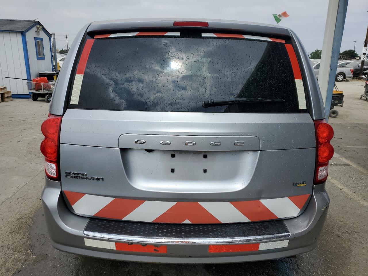 2C4RDGBG3JR329992 2018 Dodge Grand Caravan Se