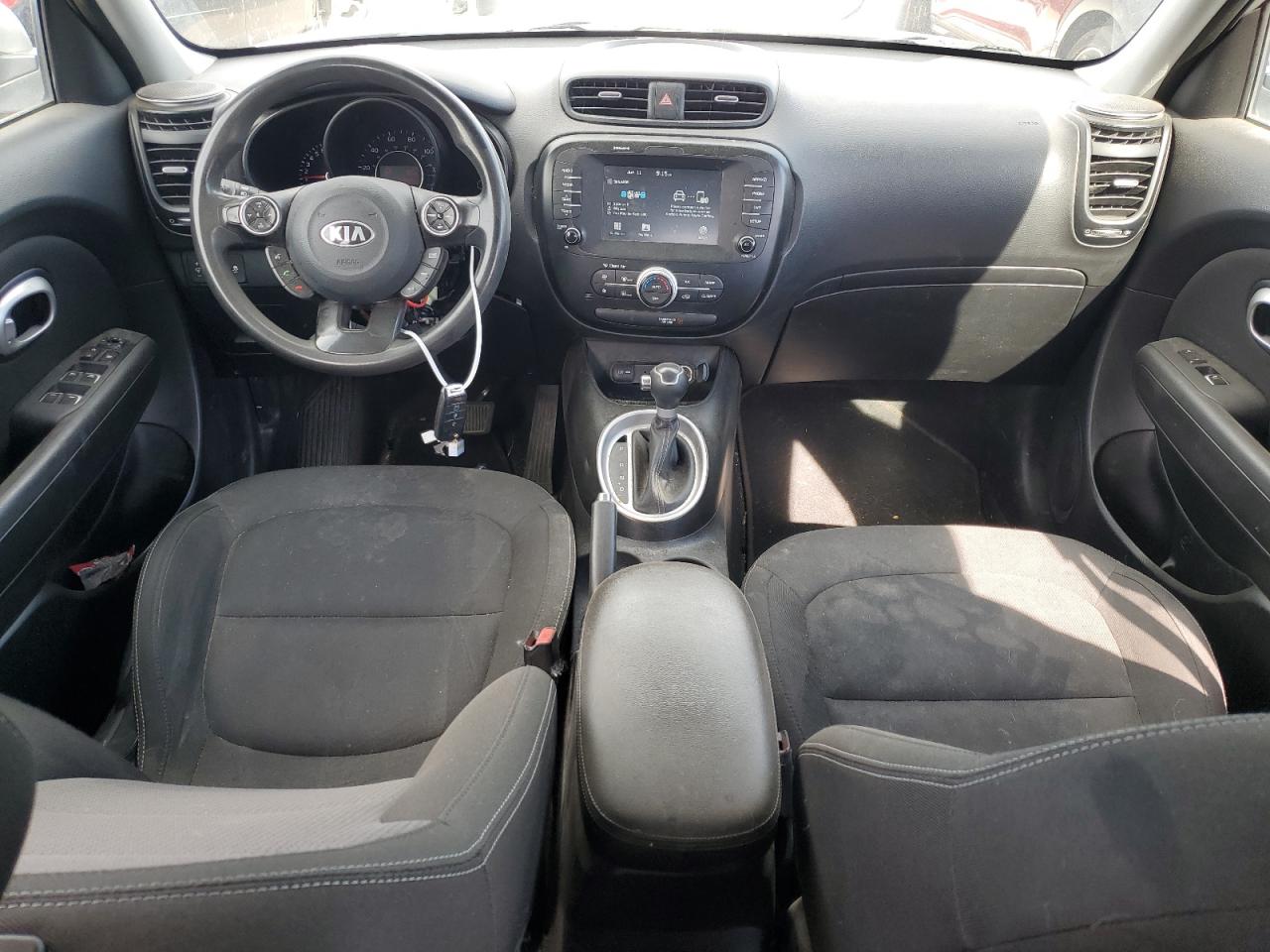 KNDJP3A53K7003996 2019 Kia Soul +