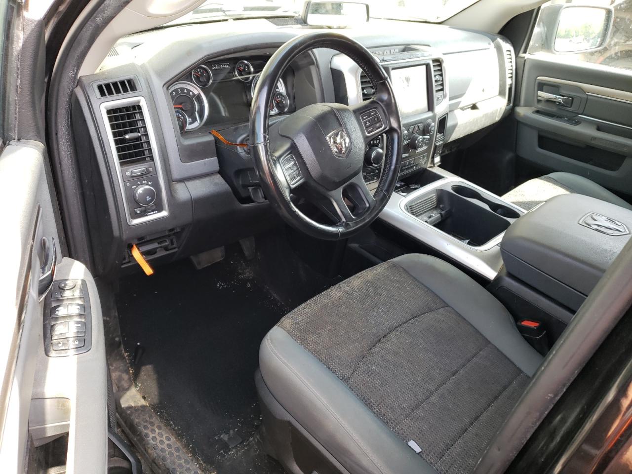 1C6RR7LM8HS877914 2017 Ram 1500 Slt