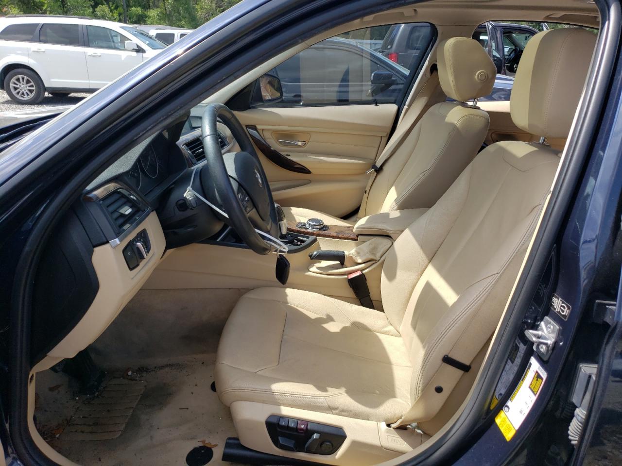 WBA3B1C5XEK133121 2014 BMW 320 I