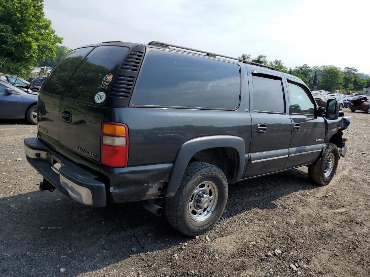 3GNGK26U03G137073 2003 Chevrolet Suburban K2500