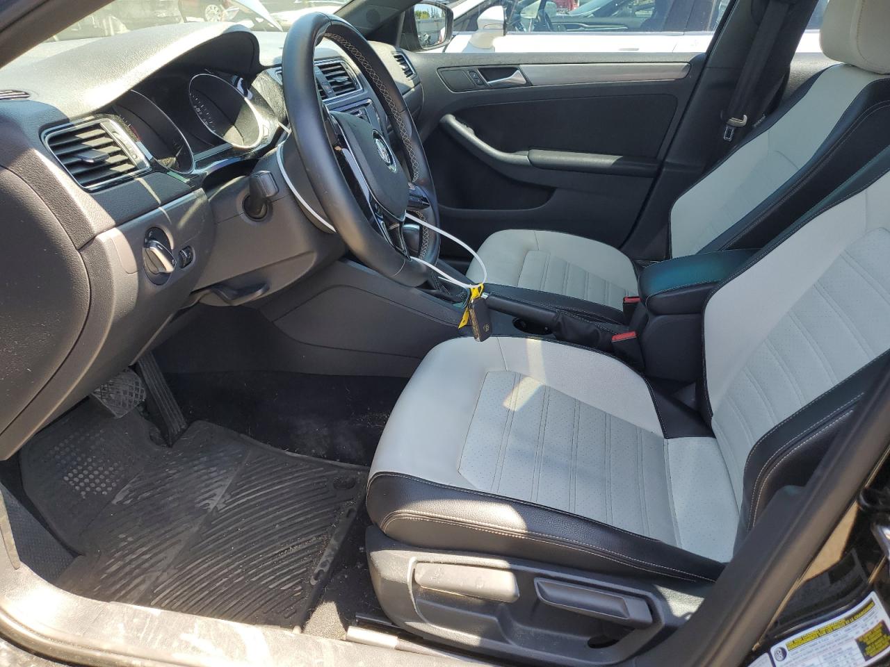 3VWD17AJ8GM259242 2016 Volkswagen Jetta Sport