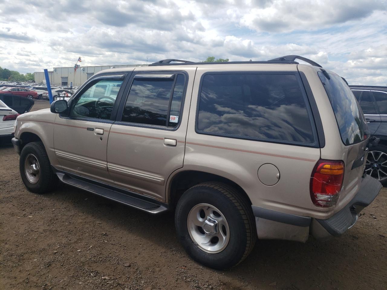 1FMZU34EXWZC02864 1998 Ford Explorer