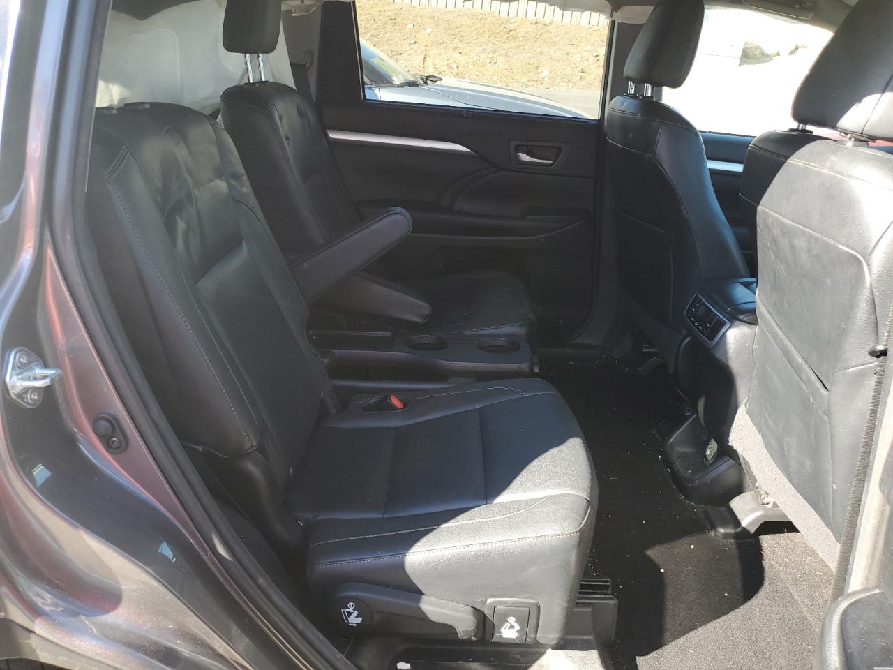 5TDJKRFH9FS078542 2015 Toyota Highlander Xle