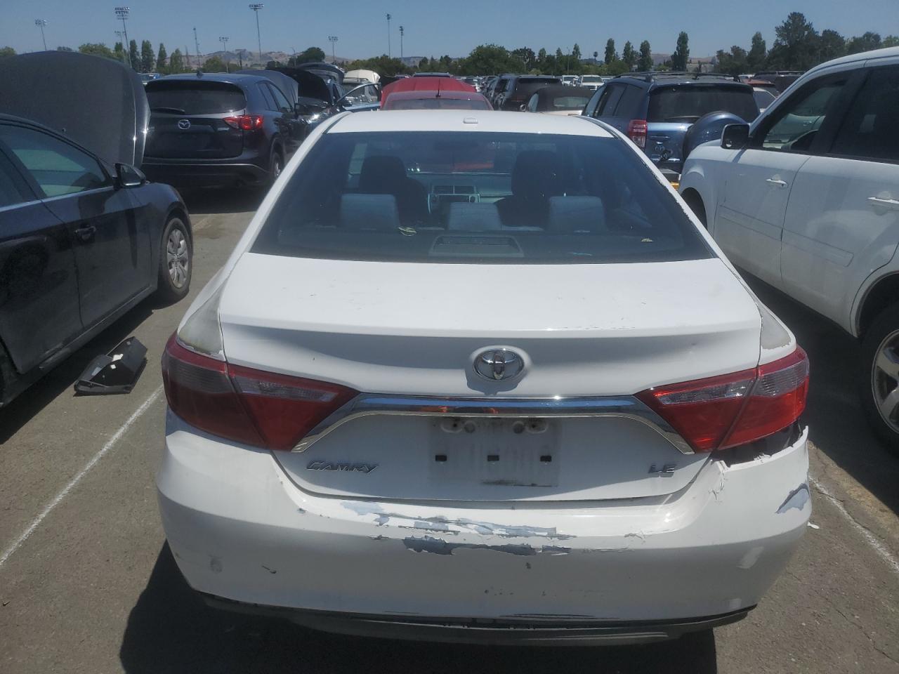 2015 Toyota Camry Le vin: 4T4BF1FK5FR473255