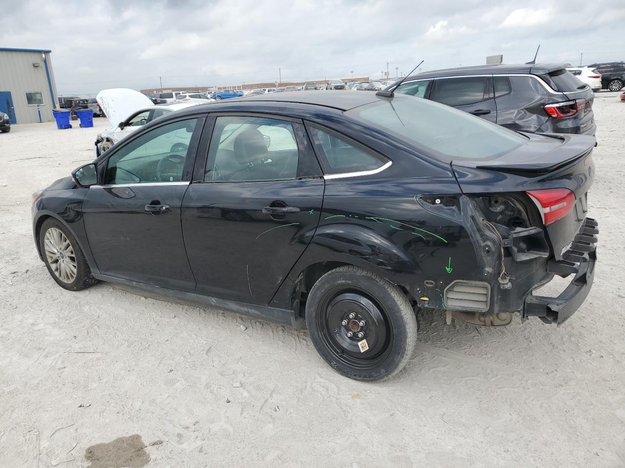 1FADP3J20JL294651 2018 Ford Focus Titanium