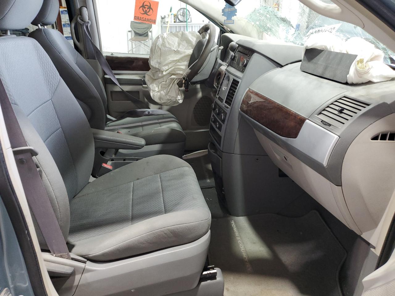 2A4RR5D1XAR189805 2010 Chrysler Town & Country Touring