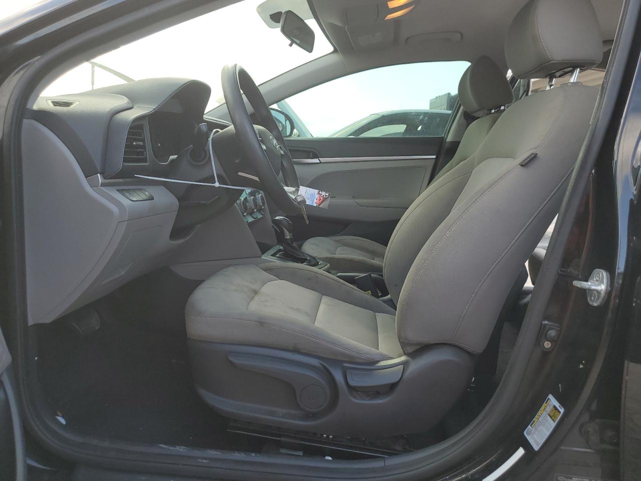 KMHD74LF6KU790402 2019 Hyundai Elantra Se