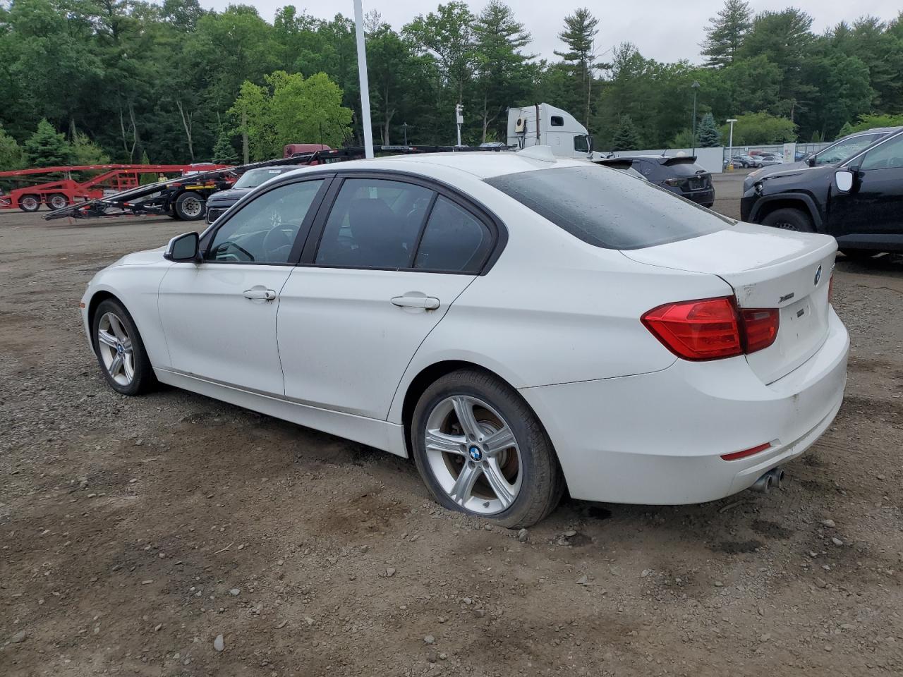 2013 BMW 328 Xi Sulev vin: WBA3B5G56DNS00666