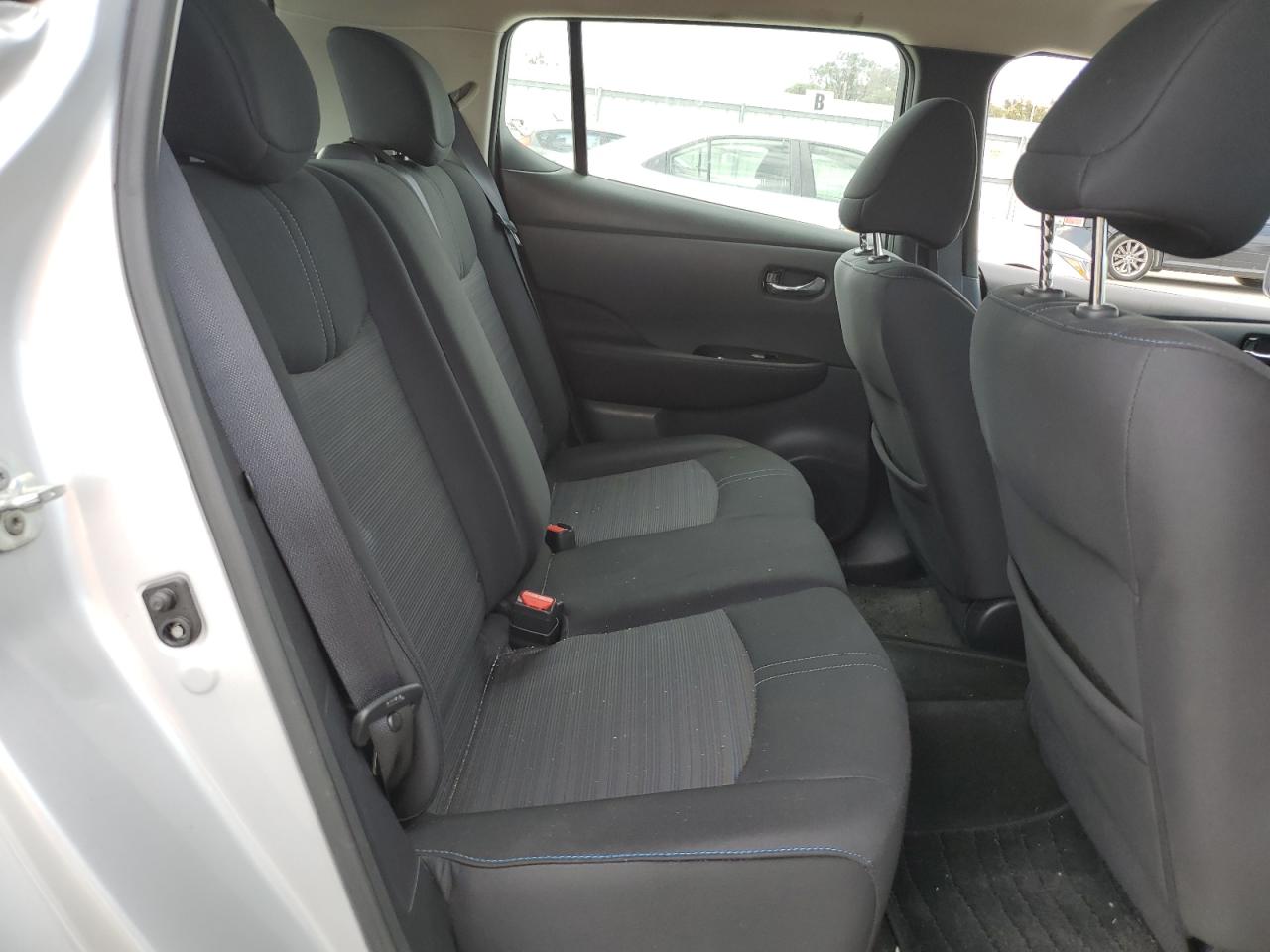 1N4AZ1CPXKC302749 2019 Nissan Leaf S