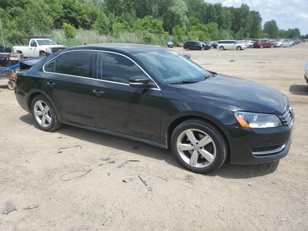 1VWBH7A33DC083685 2013 Volkswagen Passat Se