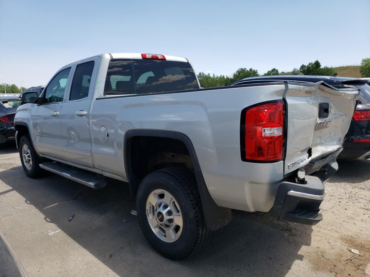 2015 GMC Sierra K2500 Sle vin: 1GT22YEG3FZ100184