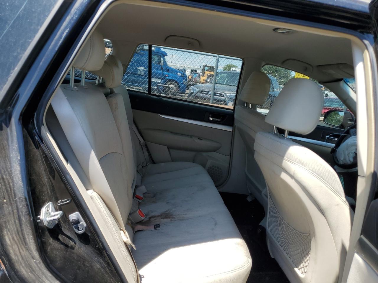 4S4BRBAC4B3398832 2011 Subaru Outback 2.5I