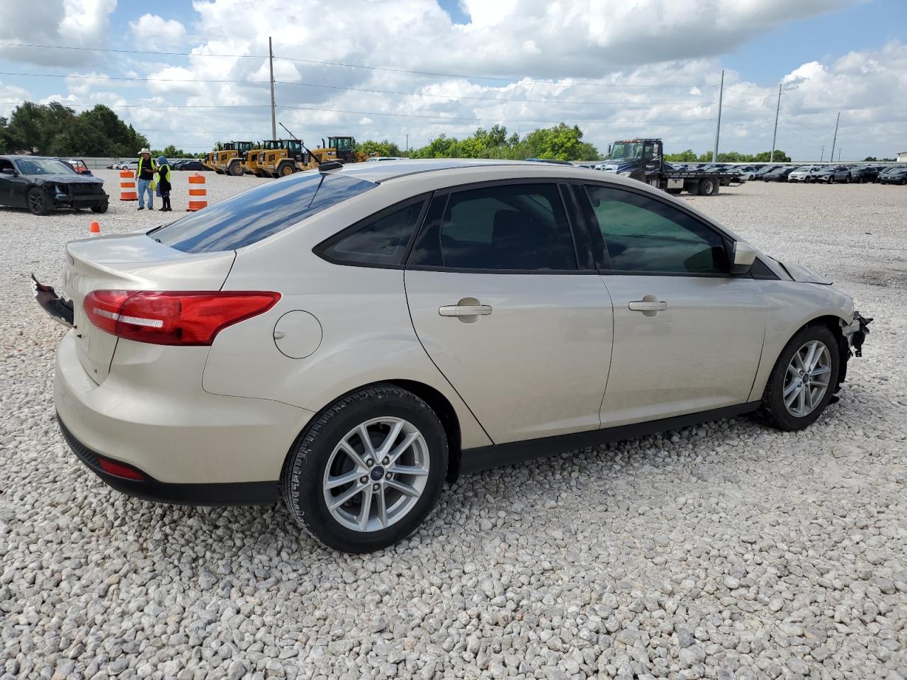 2018 Ford Focus Se vin: 1FADP3F21JL302460