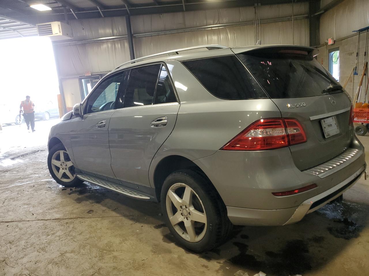 4JGDA7DB5EA415007 2014 Mercedes-Benz Ml 550 4Matic