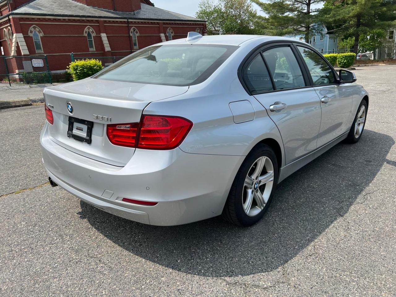 2015 BMW 328 Xi vin: WBA3B3G57FNR87800