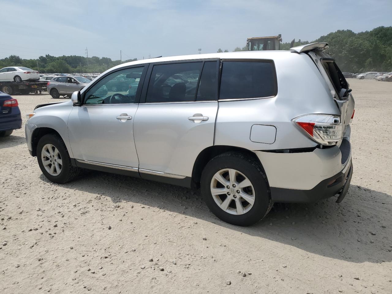 5TDBK3EH8DS212103 2013 Toyota Highlander Base