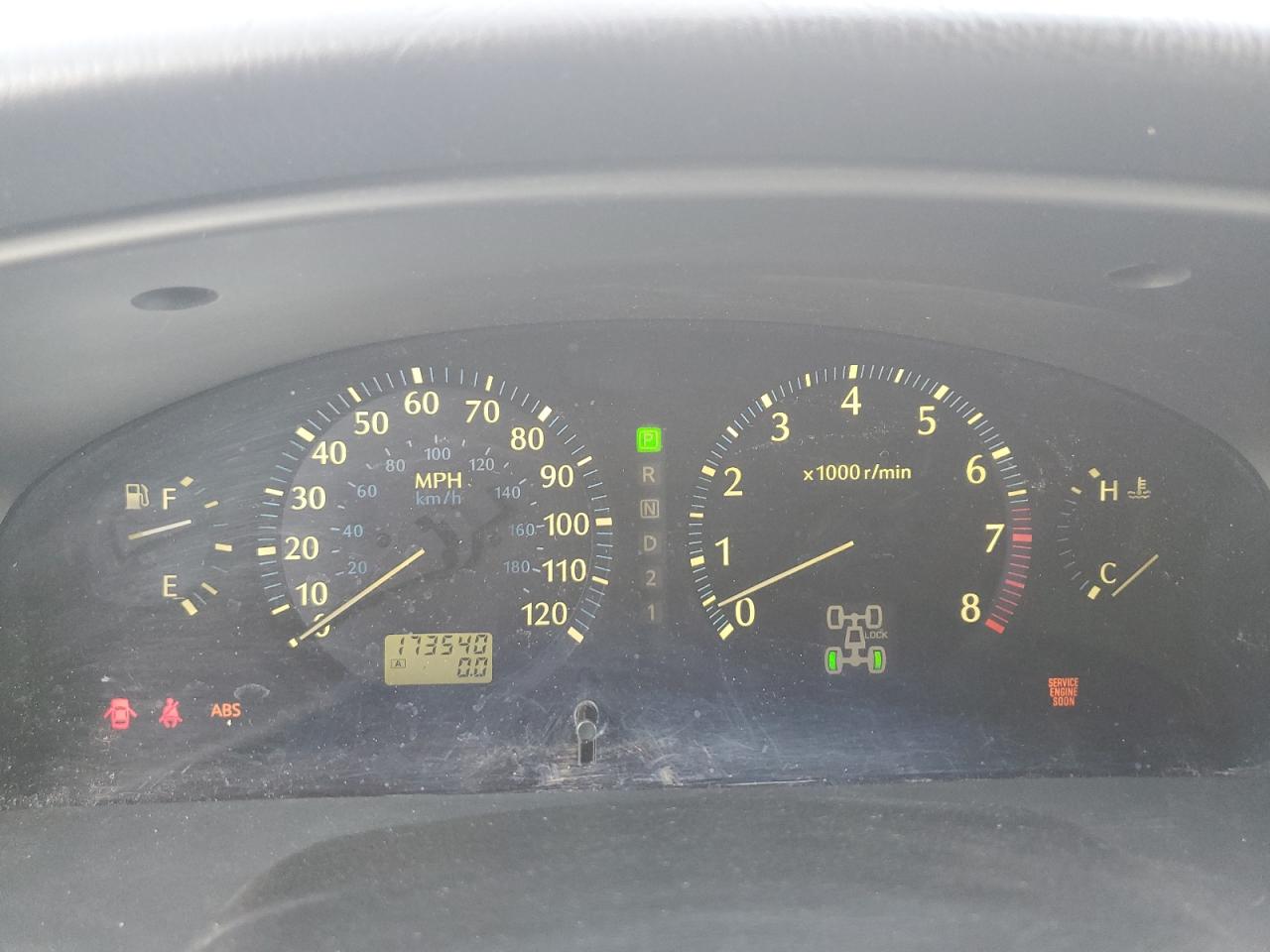 JNRDR07Y21W107116 2001 Infiniti Qx4