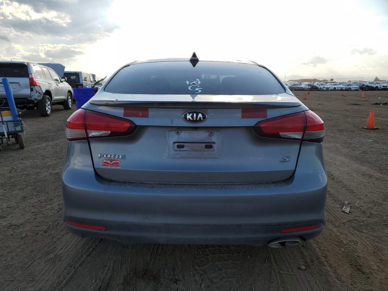 3KPFL4A72HE026137 2017 Kia Forte Lx