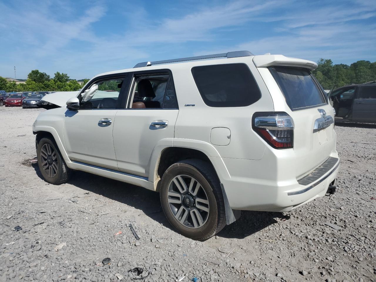 JTEBU5JRXK5670566 2019 Toyota 4Runner Sr5