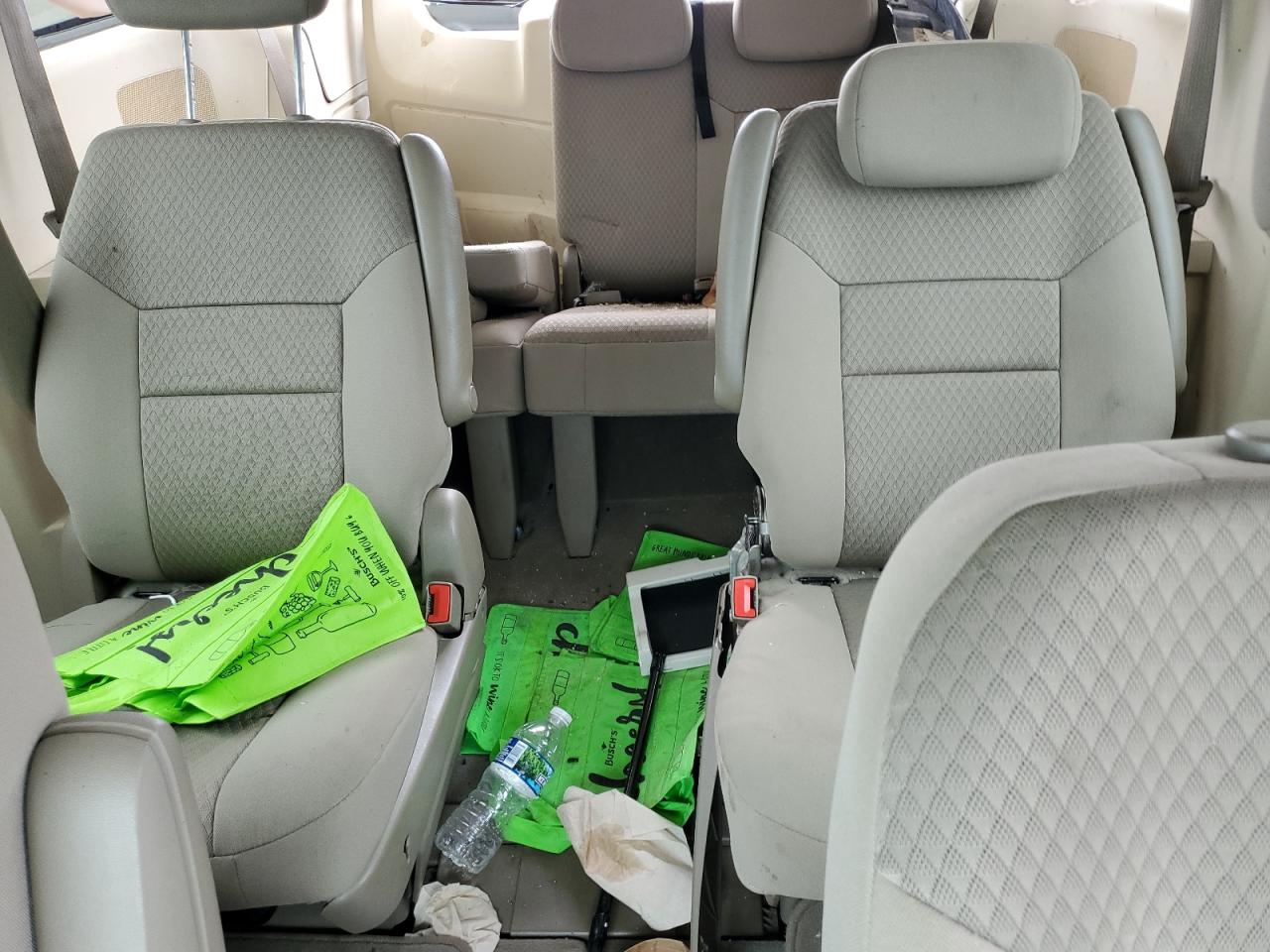 2A4RR5D15AR113229 2010 Chrysler Town & Country Touring