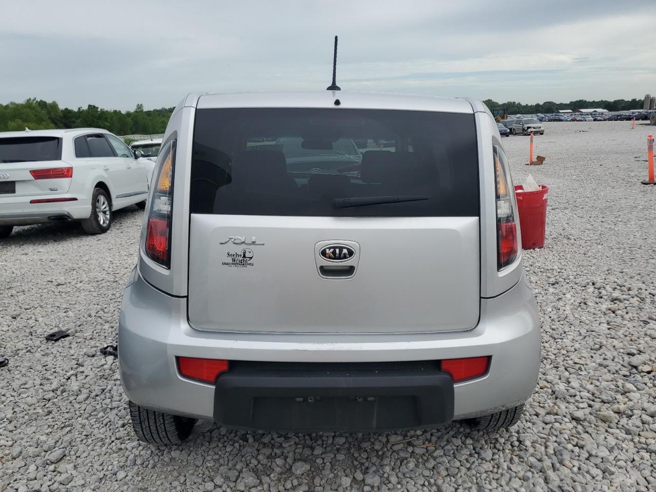 KNDJT2A25B7283366 2011 Kia Soul +