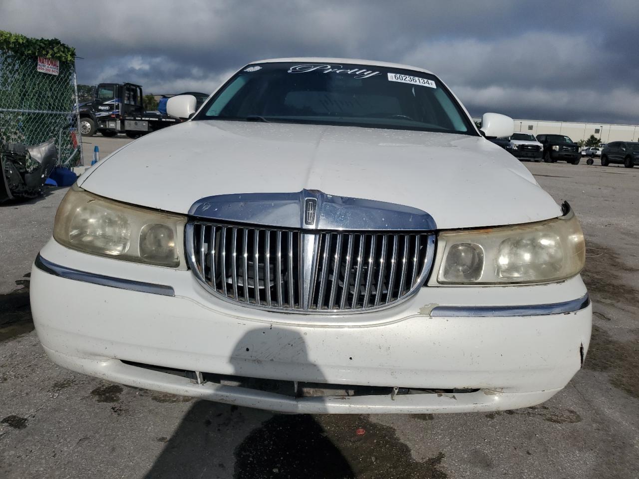 1LNFM83W3WY654929 1998 Lincoln Town Car Cartier