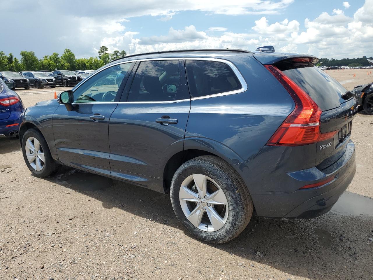 2022 Volvo Xc60 B5 Momentum vin: YV4L12DK5N1059772