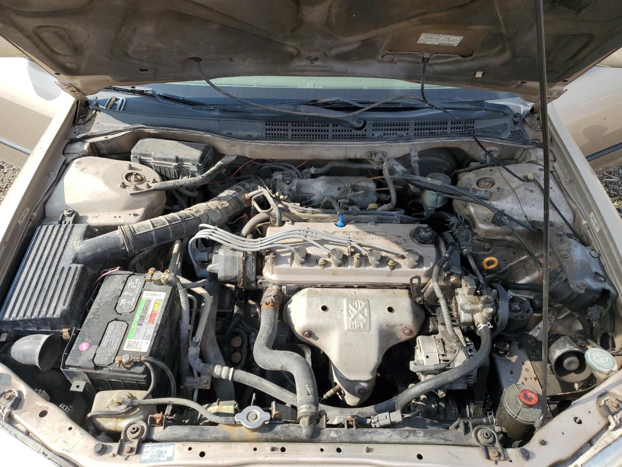 1HGCG5644YA128345 2000 Honda Accord Lx